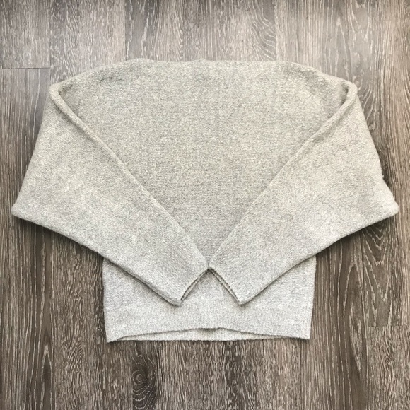 F21 Cold shoulder sweater - Picture 6 of 6